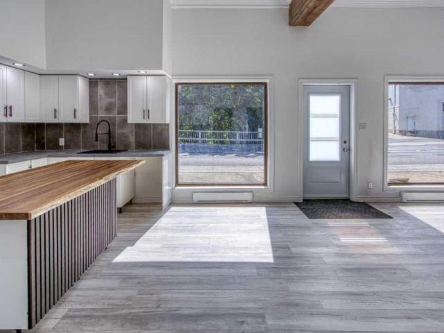 GRAND 4 1/2 PLESSISVILLE NOUVELLEMENT CONSTRUIT Centre ville