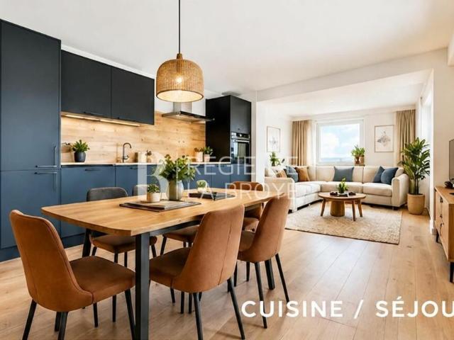 Grand 4.5 pièces rénové de 101 m² 3 chambres et 2 salles d'eau Montet