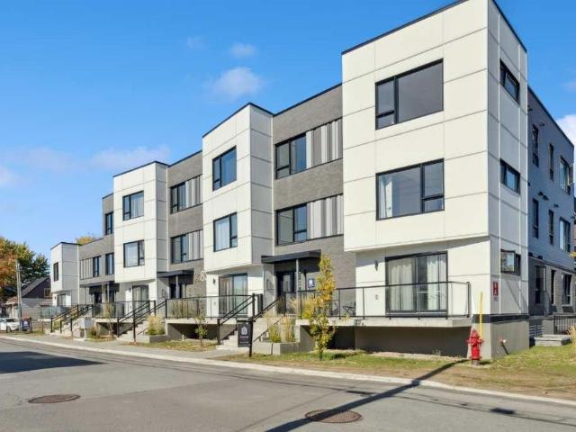 Grand 5 ½ Moderne à Saint Rémi | 2 Stationnements Intérieurs | 1 Mois Gratuit