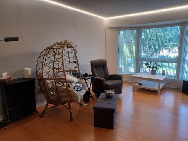 Grand 5 ½ à louer sur PIE XII, Saint Eust. Disponible 15 sept