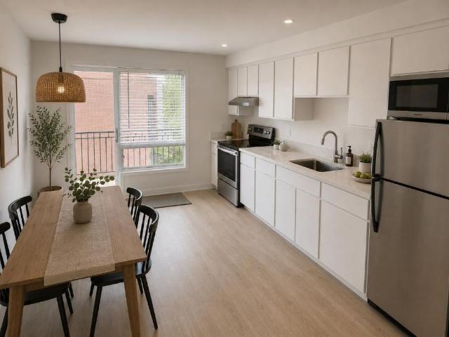 Grand 5 ½ fraîchement peinturé, libre immédiatement! Beloeil 354 5