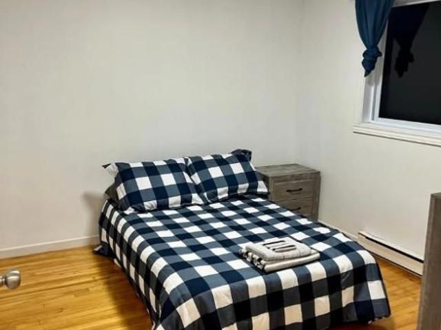 Grand 5 ½ rénové, centre ville Victoriaville, semi meuble
