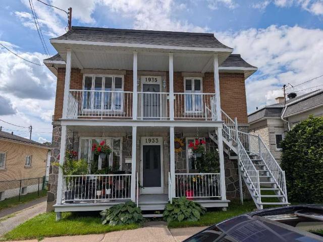 GRAND 6 1/2 A LOUER TRÈS PROPRE, RENOVÉ, SPACIEUX ET LUMINEUX A SHAWINIGAN DISPONIBLE DÈS MAINTENANT CONTACTEZ NOUS 514 377 7407
