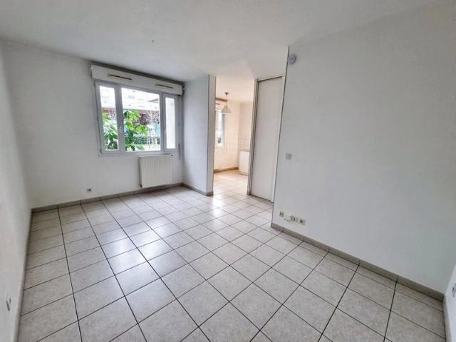 Grand 1P+C secteur calme 28m2
