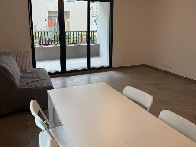 Grand 2 pièces avec terrasse