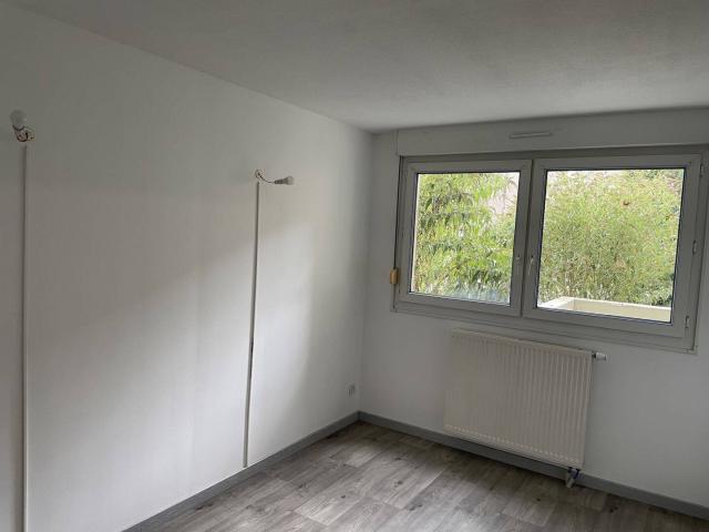 Grand 2 pièces de 54m2 avec balcon proche du centre ville