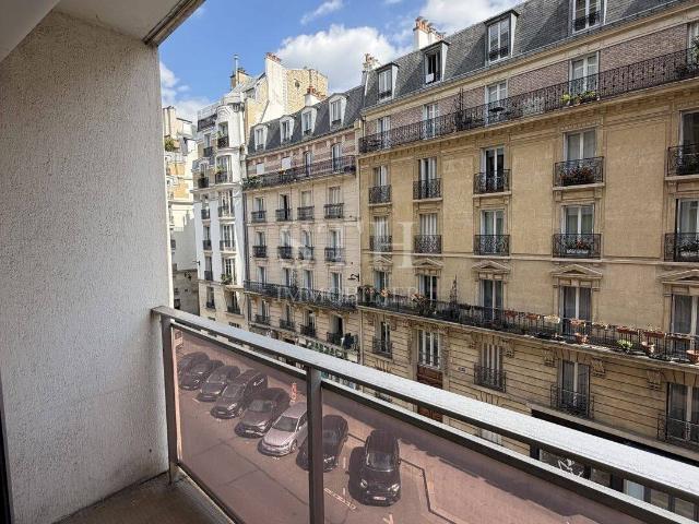Grand 2 pièces élégant et fonctionnel avec balcon sur jardin