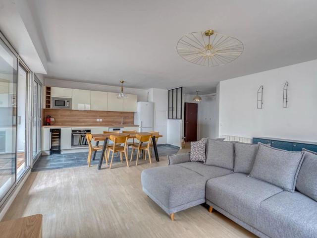 Grand 3 pièces de 72 m² avec 42 m² de séjour, loggia, cave et