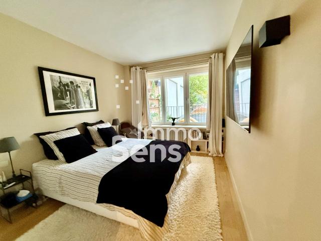 GRAND T3 94 m2, terrasse et pkg proche Tram Botanique