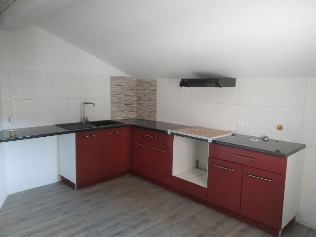 Grand T3 / T4 place de l'Ormeau