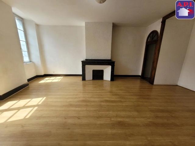 GRAND T3 DE 100m² CENTRE VILLE