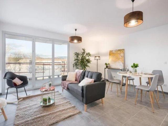 Grand T3 moderne Bien exposé en étage avec ascenseur 62m² La Ciotat