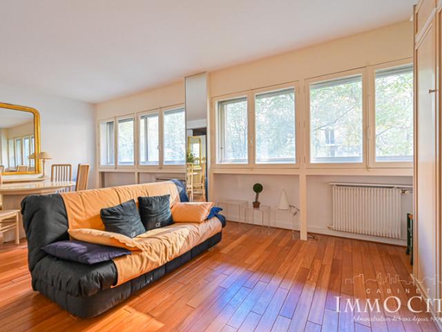 Grand T1 de 40m² en face de la Tour Eiffel !