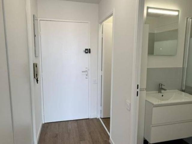 Grand t1 de 35 M² avec balcon et Parking