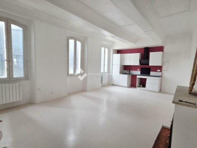 Grand T2 avec Terrasse centre Peynier