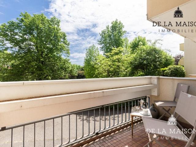 Grand T2 avec Terrasse & garage dans un Parc 50m² Lyon