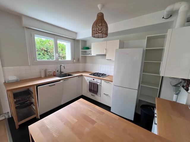 GRAND T2 BIS MEUBLE SECTEUR ZOLA