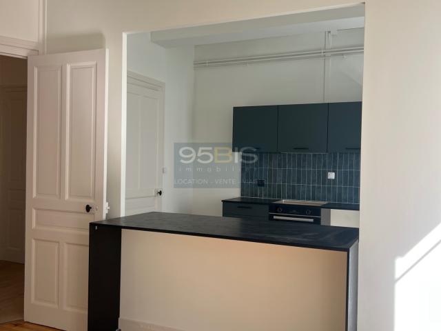 Grand T2 de 53 m/2 situé au 32 rue Voltaire 69003 Lyon