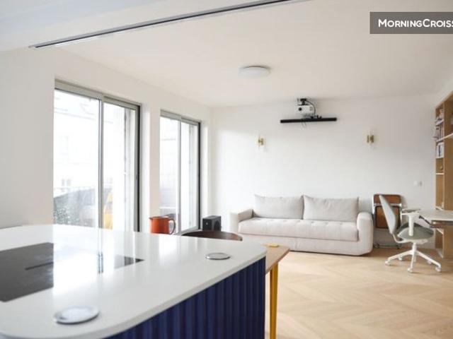 Grand T2 lumineux, balcon et clim