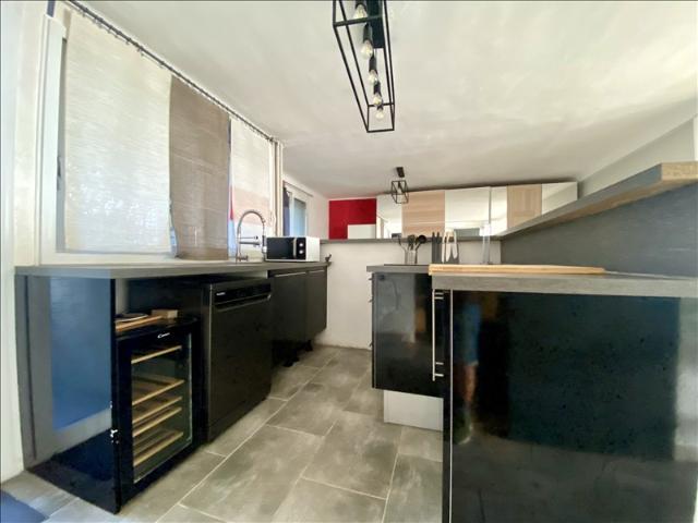 Grand T2 meublé de 66 m² balcon, climatisation et parking