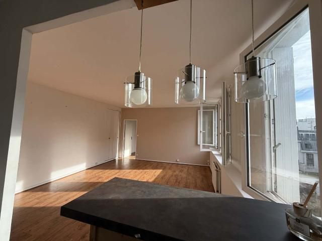 Grand T2 proche centre Saint Martial