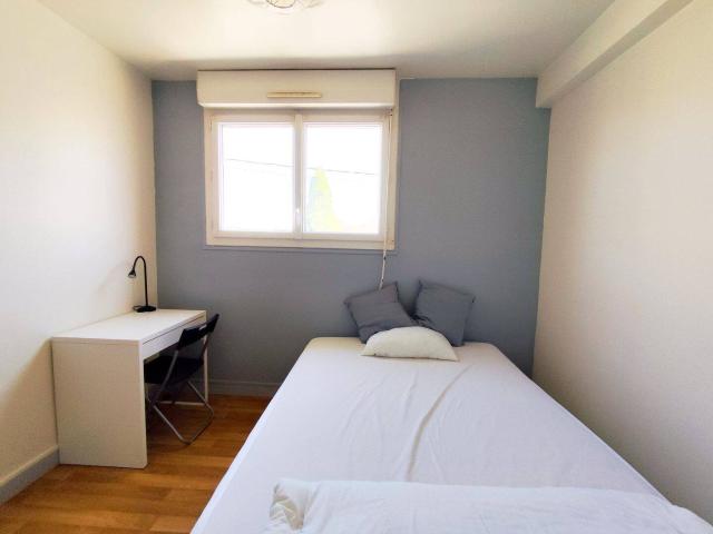 Grand T4 avec 3 chambres meublées