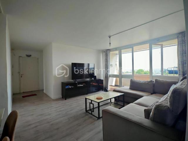 Meudon la Forêt – Appartement familial 5 pièces de 92,33 m² – Balcon plein sud – 4 chambres – Dernier étage – À deux pas du Tram T6