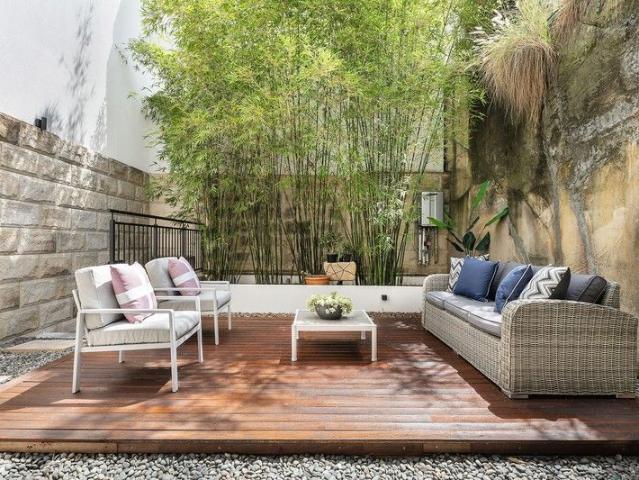 Grand terrace in cosmopolitan location