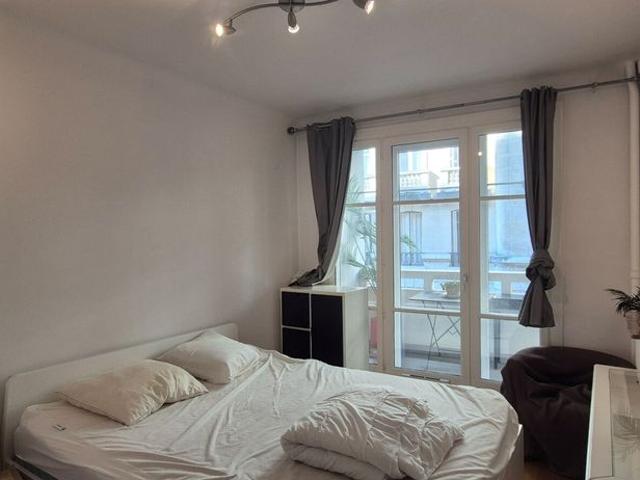 Grand trois pièces avec balcon