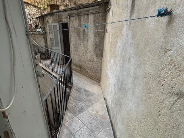 GRAND TYPE 2 COURS LIEUTAUD 13006 MARSEILLE