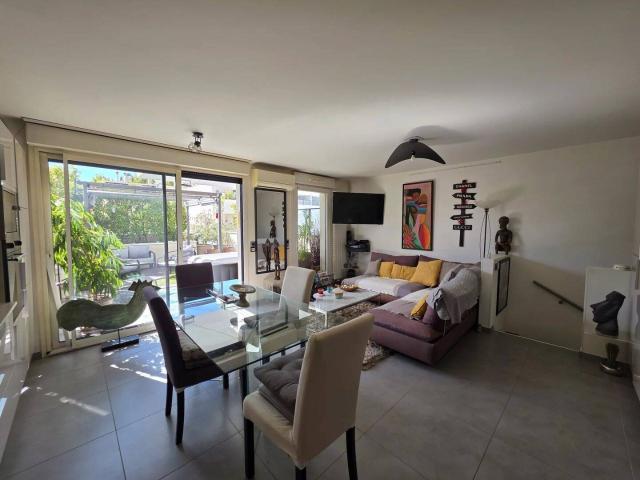 Grand Type 2 de 57 m2 + Terrasse et Garage
