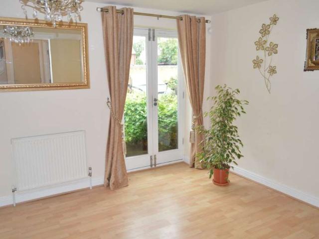Grand Union Way, Kings Langley