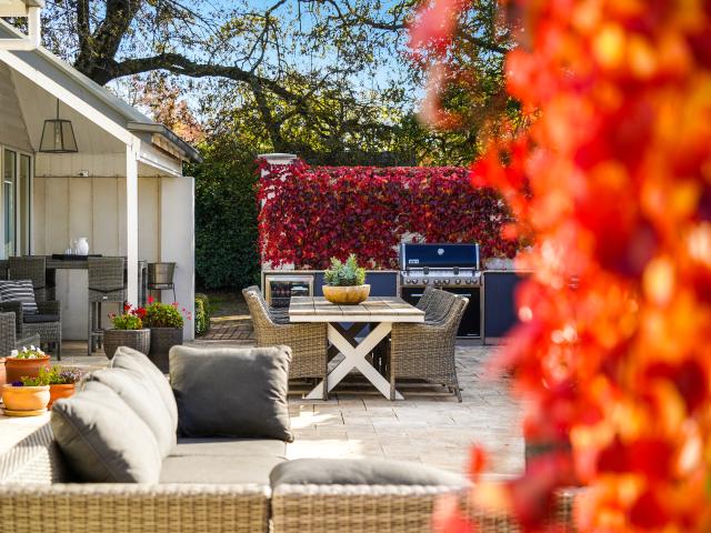 Grand Victorian home set within a superb English garden