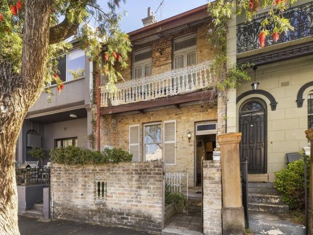 Grand Victorian terrace in desirable street with RLA