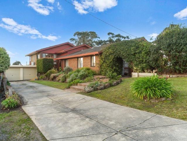 Grand Views to Moondah Beach 5 Bdrm with flexibility to make 6 Bdrms ~ 3 Baths ~ 4 Living ~ Pool