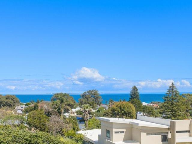 Grand Views & Grand Size, for a Grand City Beach home!