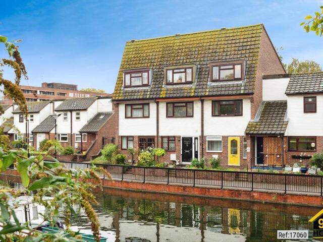 Grand Walk, London, E1 4 bed terraced house to rent £4,690 pcm £1,082 pw