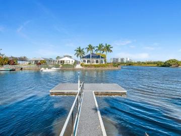 Grand Waterfront Living 18m+ Frontage First time to market in 33 years