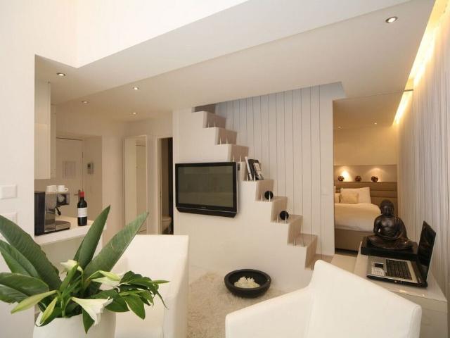 Grand Apartment, Balcony, Kitchenette Weekly Housekeeping Included