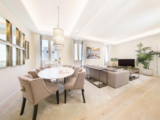 Grand apartment in the heart of stylish Salamanca