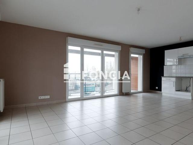 Grand appartement 4 pièces avec balcon et parking