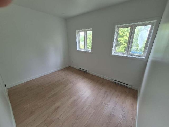 Grand Appartement 4 1/2 illuminé à Saint Marc des Carrières, près de la plupart des services