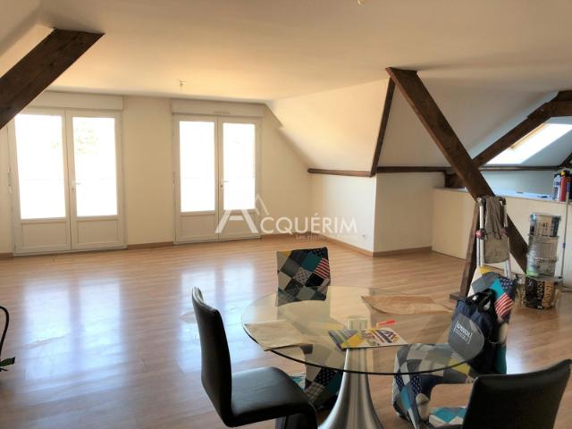 GRAND APPARTEMENT 2 CHAMBRES 2EME ETAGE
