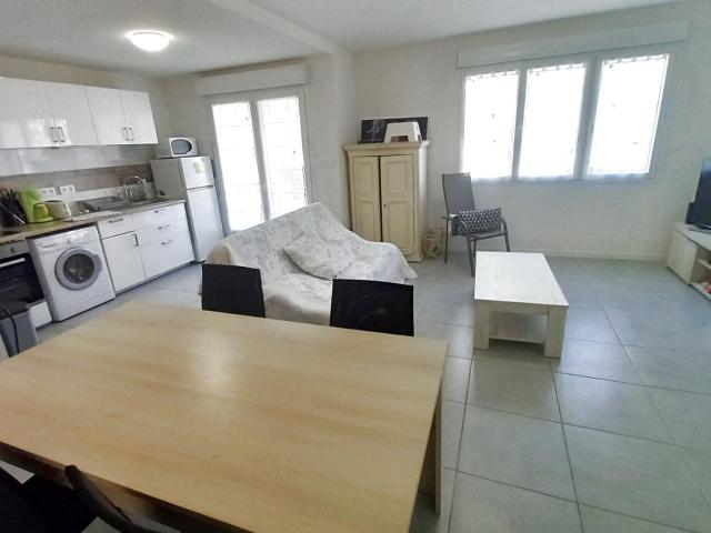 Grand Appartement T3 64 M2 + 2 caves
