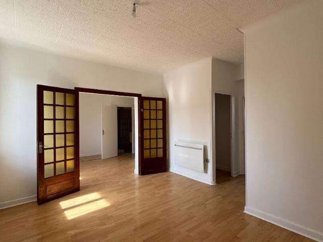 Grand appartement T3 bis, Le creusot