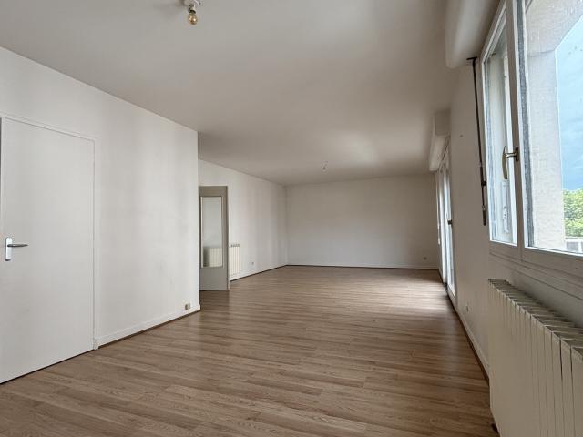 Grand appartement T3 dernier étage
