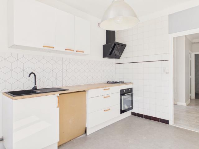 Grand appartement T3 rénové 3 balcons + véranda + jardin. 94m² Rodez