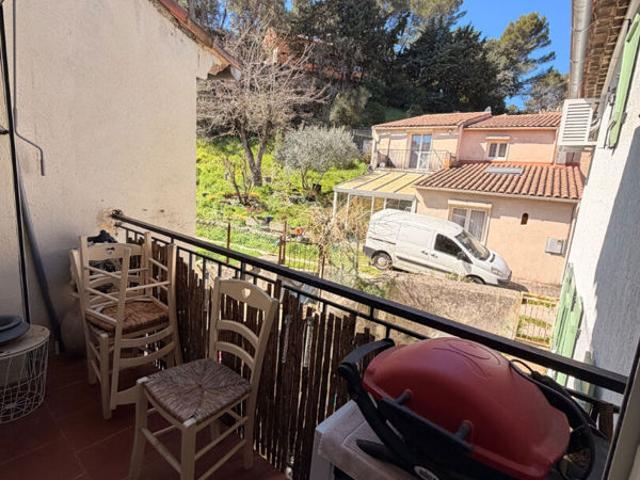 Grand appartement T3 Simiane Collongue
