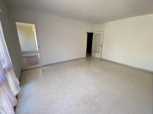 Grand appartement T2 58m2 Nîmes centre