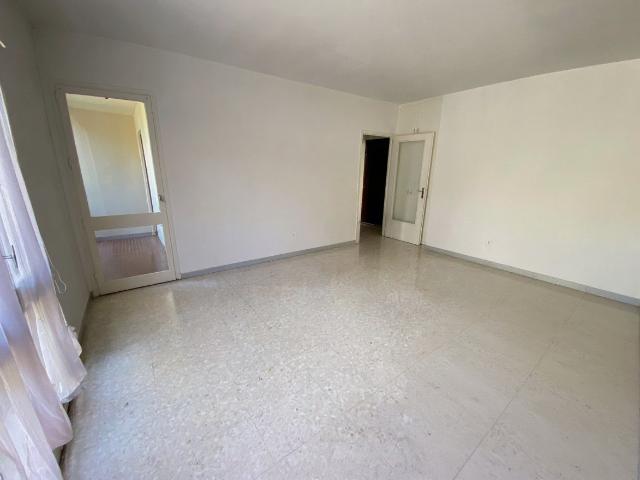Grand appartement T2 58m2 Nîmes centre